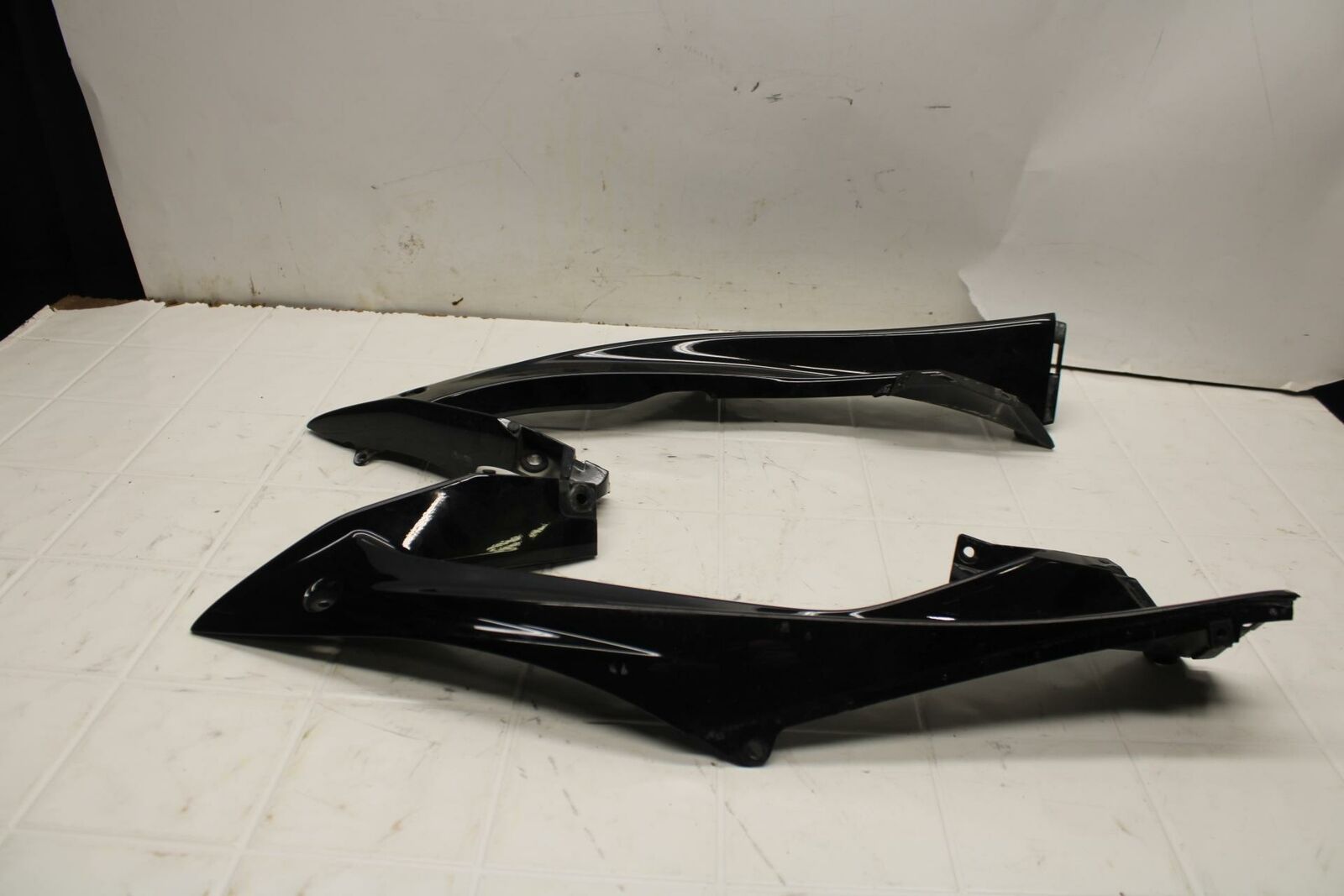 08-16 YAMAHA YZF R6 RIGHT & LEFT FRONT UPPER MID SIDE FAIRING COWL PLASTIC BB406