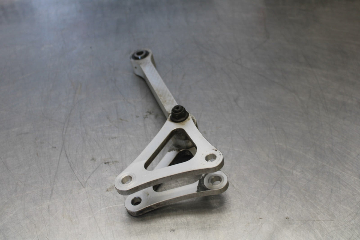 05 YAMAHA YZF R6 REAR DOGBONE SHOCK LINKAGE LINK BB894