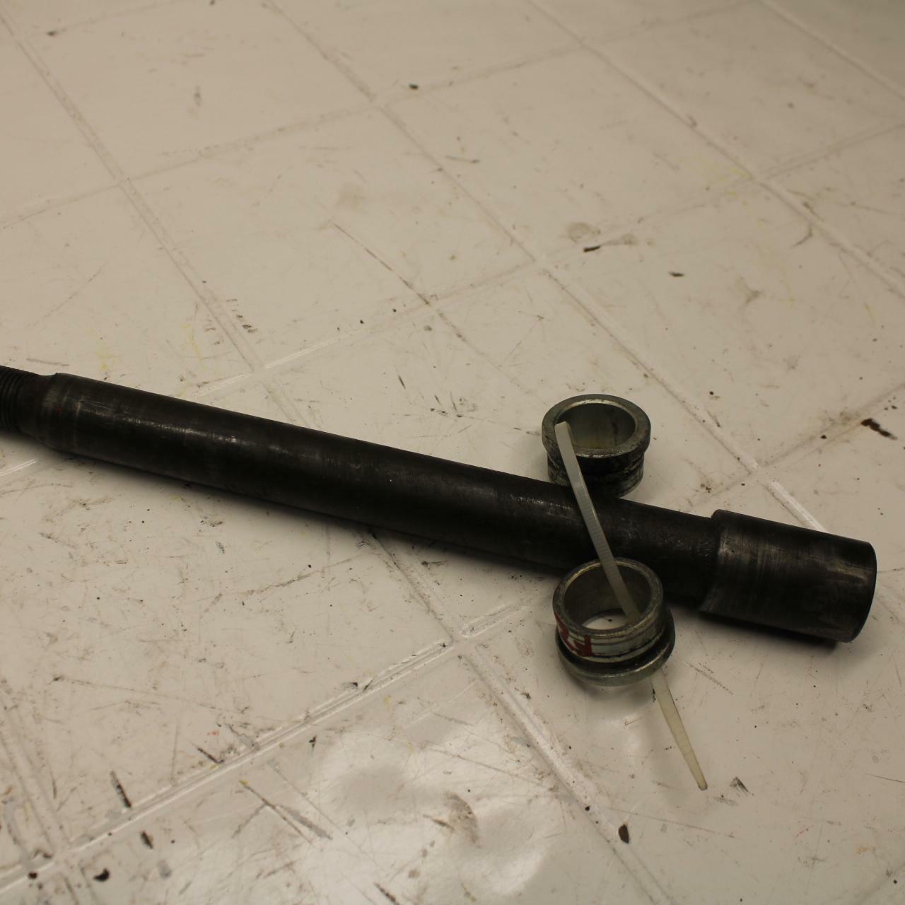 01-05 YAMAHA FZS1000 FRONT WHEEL RIM AXLE PIVOT BOLT BB10