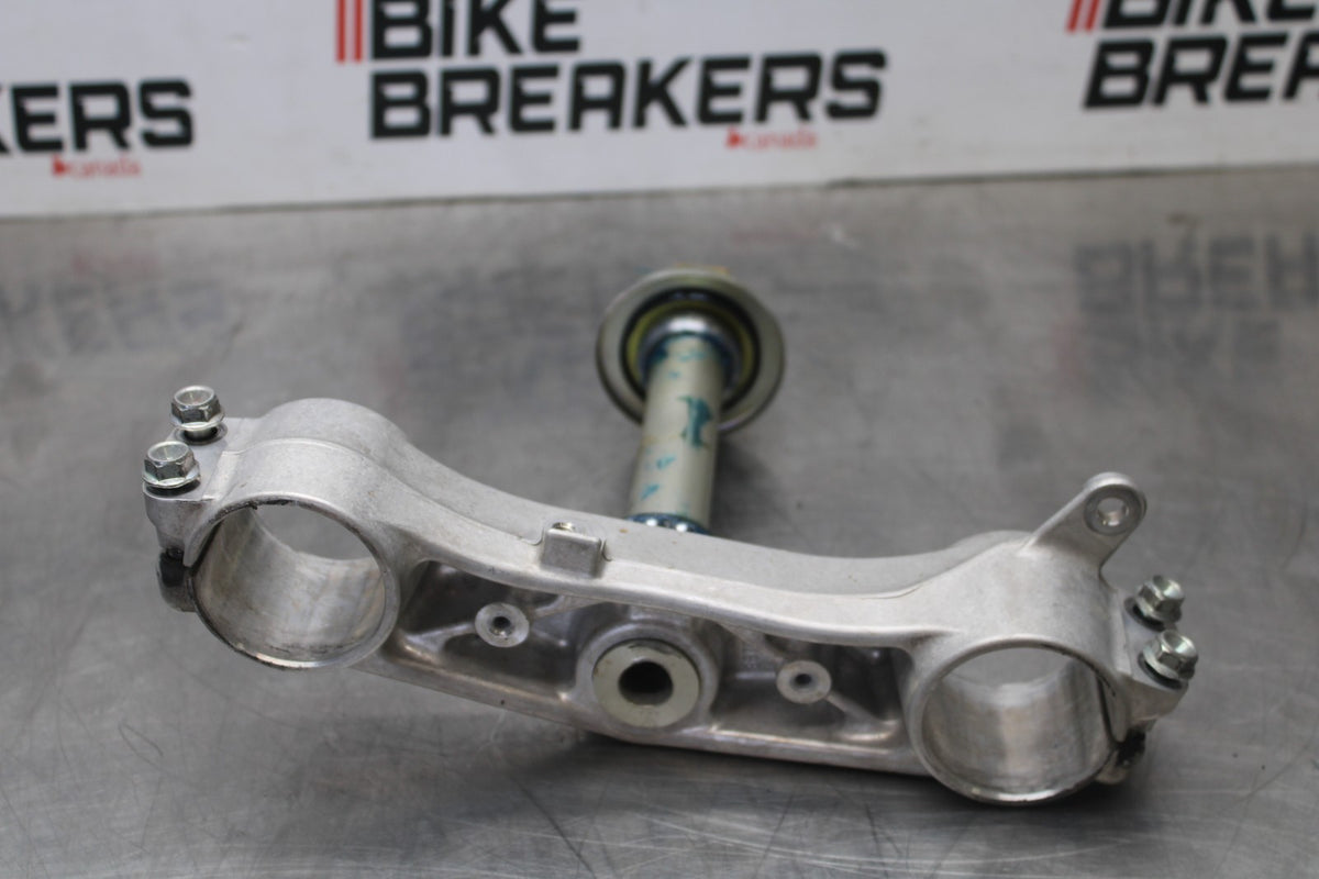11-26 SUZUKI GSXR750 FRONT FORKS CLAMP LOWER TRIPLE TREE STEM BB900