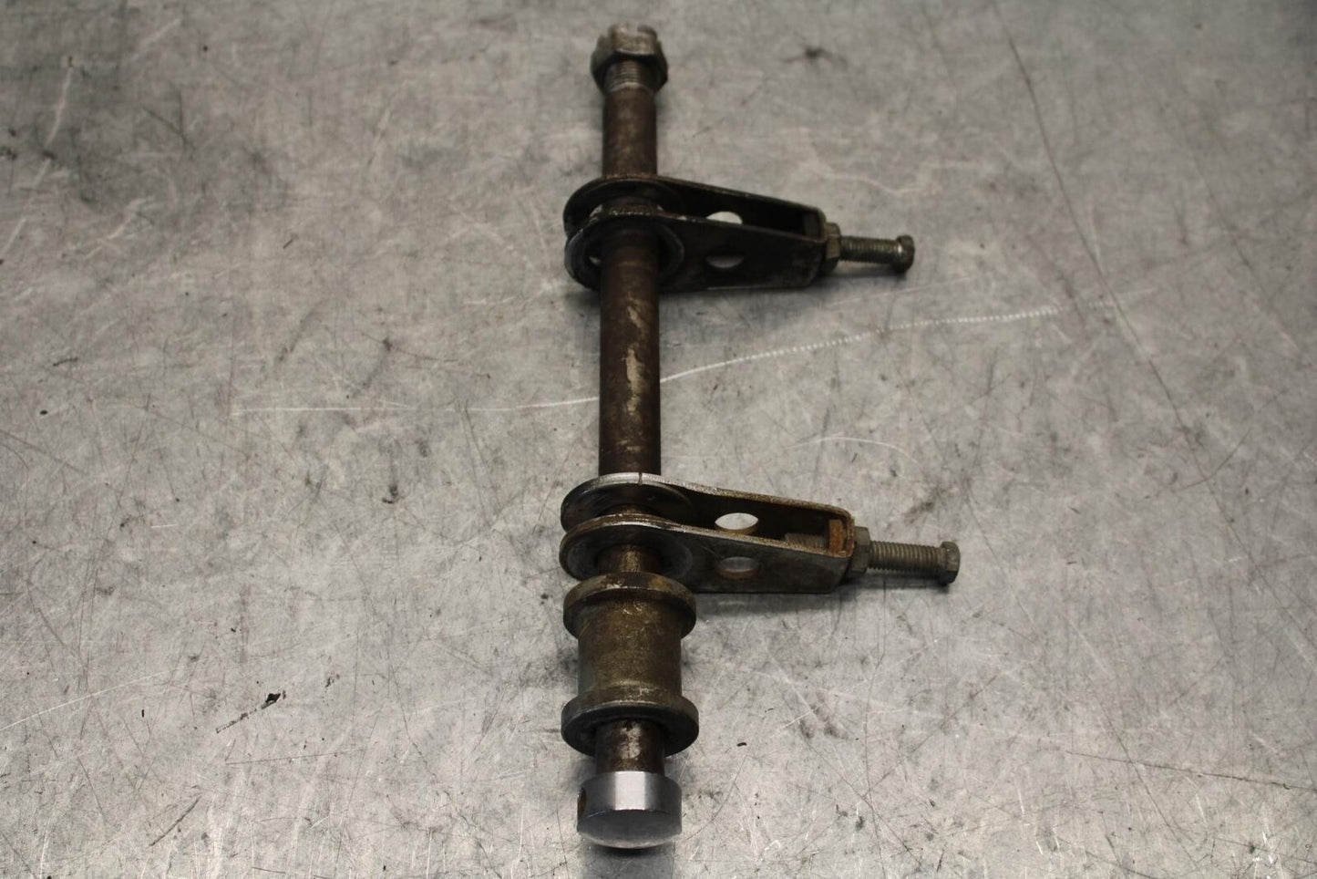 1974 Yamaha RD350 REAR AXLE BACK WHEEL RIM PIVOT BOLT AXEL BB53