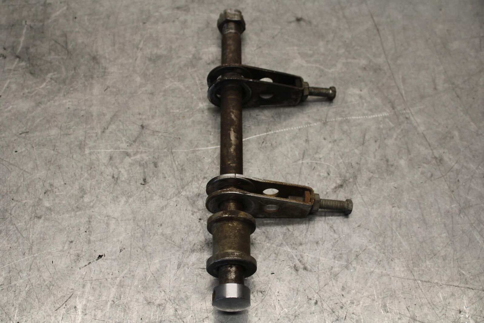 1974 Yamaha RD350 REAR AXLE BACK WHEEL RIM PIVOT BOLT AXEL BB53