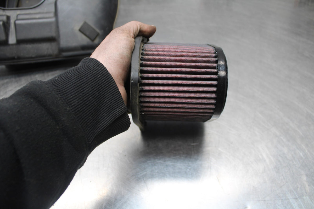 2006 Suzuki Boulevard C90 AIRBOX AIR INTAKE FILTER BOX BB849