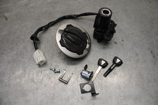 18-23 KAWASAKI NINJA 400 IGNITION LOCK KEY SET W/ GAS CAP AND SEAT LOCK BB660