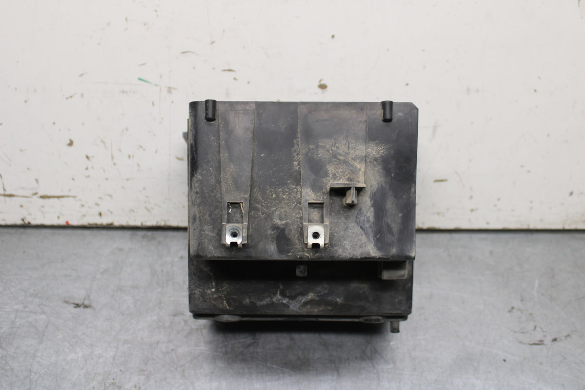 02-04 HONDA VTX1800S BATTERY TRAY BOX HOLDER BB712