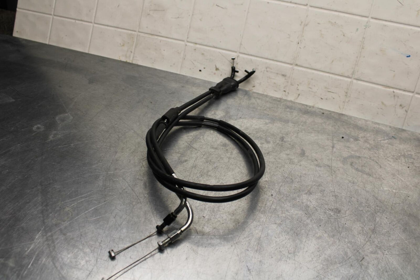 20-21 YAMAHA XSR900 THROTTLE CABLES LINES BB599