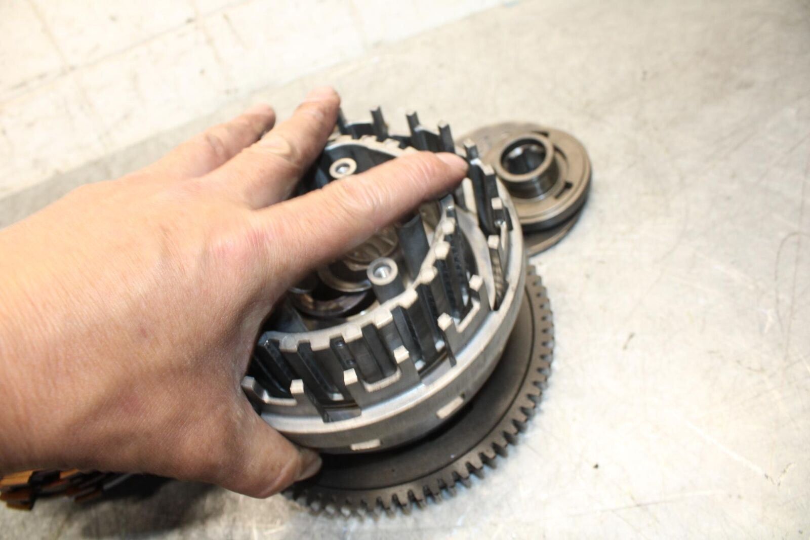 2007 Suzuki GSXR600  CLUTCH W PLATES BASKET HUB 21200-01820 21410-41G10 BB540 