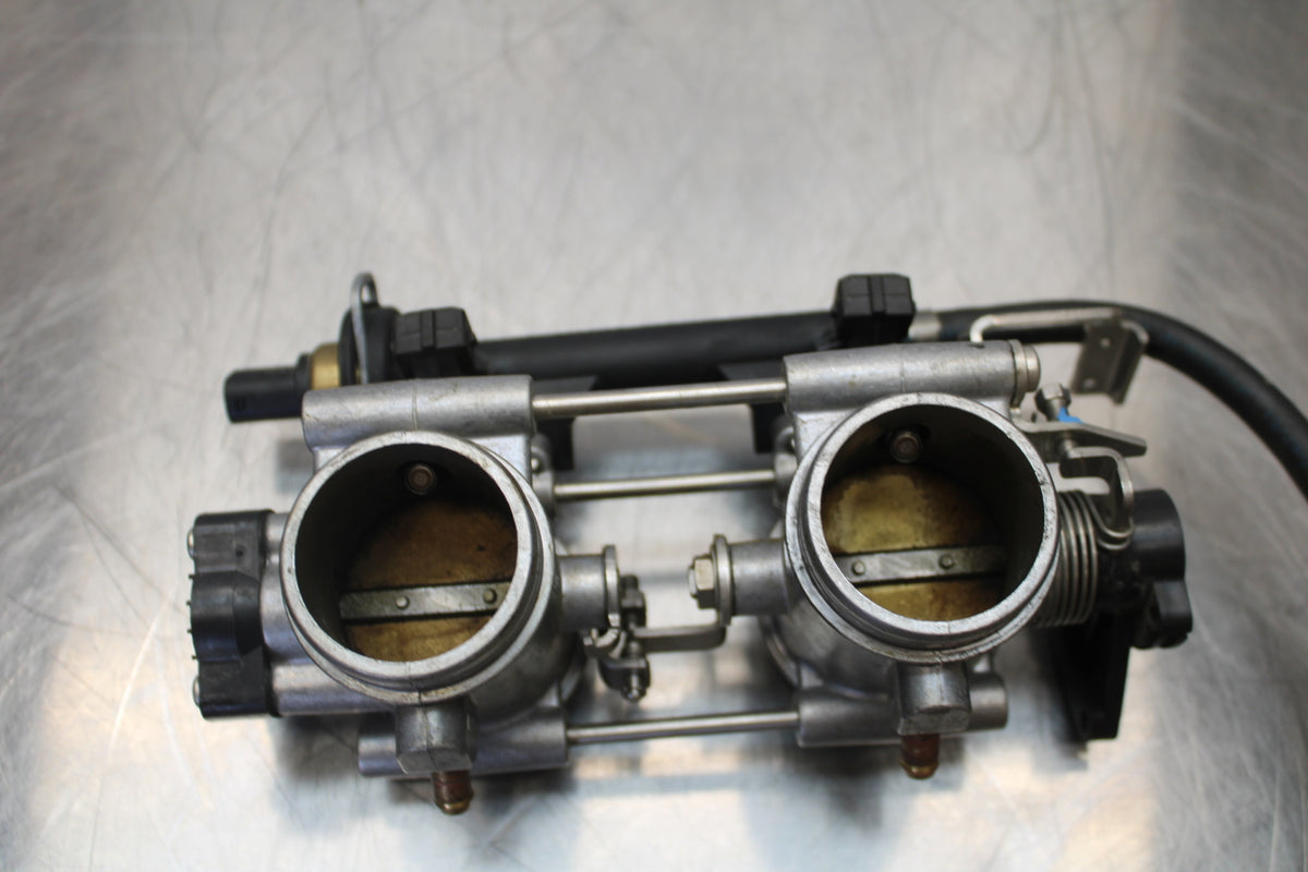 06-12 BMW F800ST MAIN FUEL INJECTORS / THROTTLE BODIES BB144