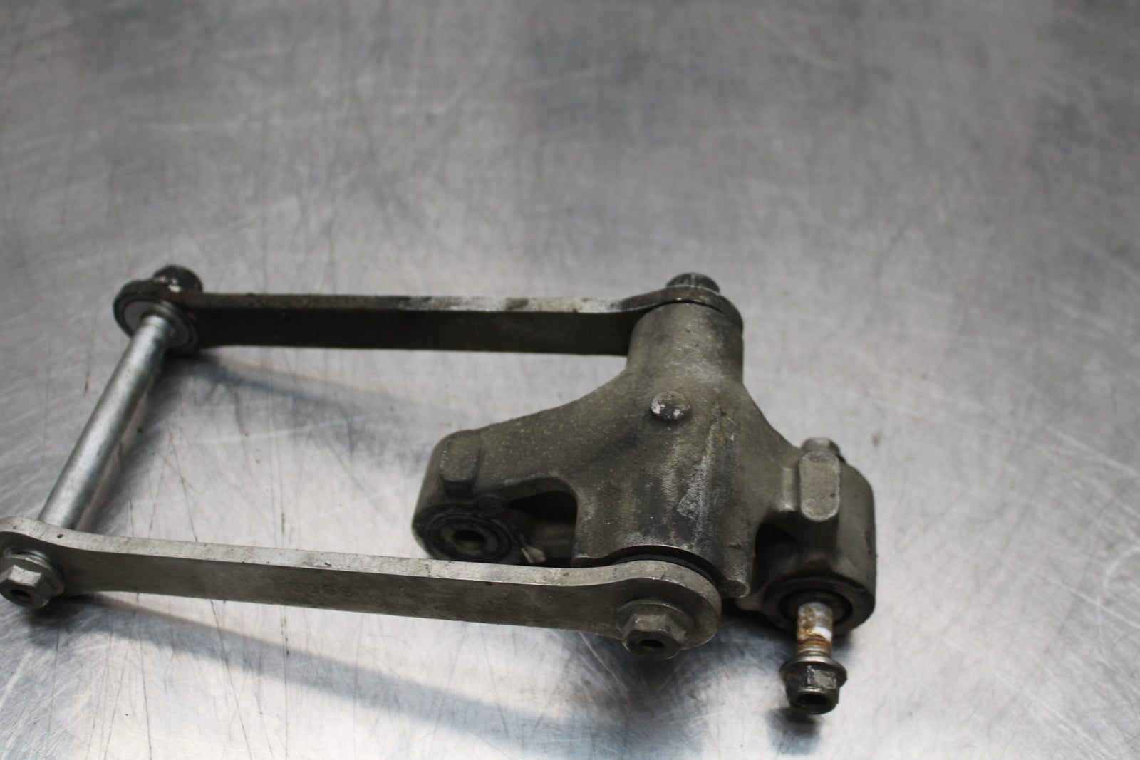 04-05 KAWASAKI NINJA ZX10R REAR DOGBONE SHOCK LINKAGE LINK BB163