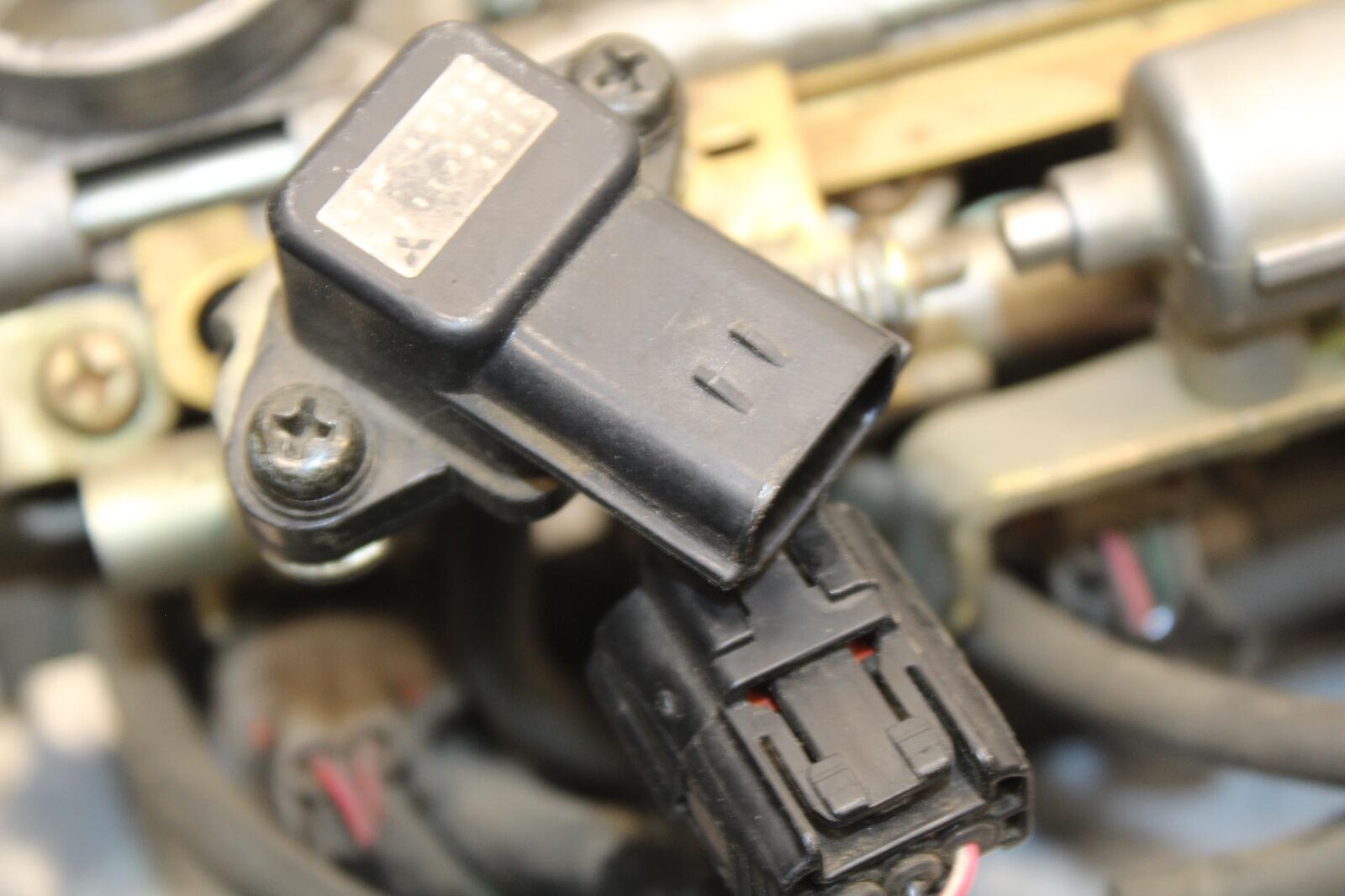 05 YAMAHA YZF R6S MAIN FUEL INJECTORS / THROTTLE BODIES BB600