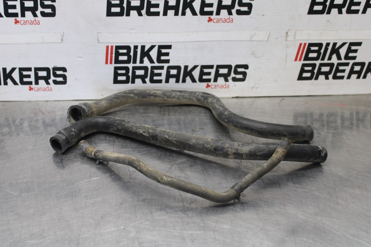 05-08 TRIUMPH SPEED TRIPLE 1050 RADIATOR HOSES ENGINE WATER PIPES HOSE BB933