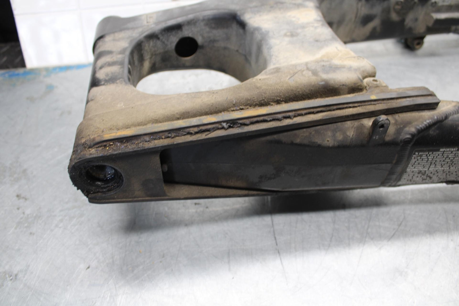 06-07 KAWASAKI NINJA ZX14R REAR SWINGARM BACK SUSPENSION SWING ARM BB433