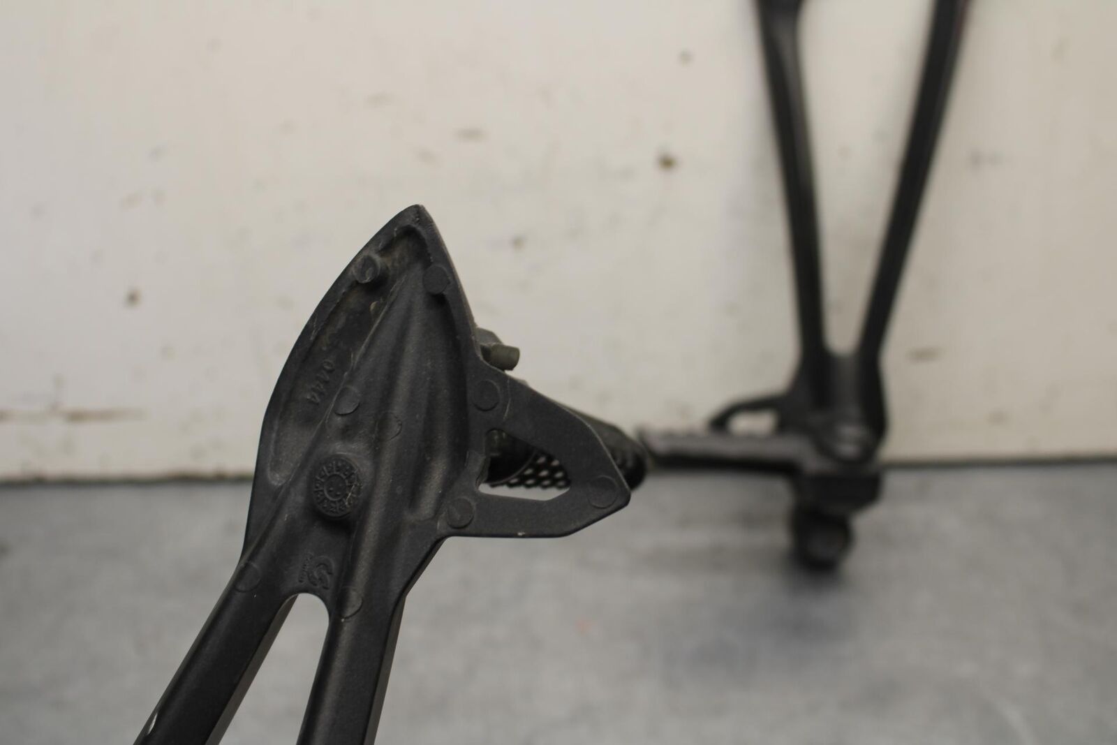 09-12 KAWASAKI NINJA ZX6R REAR FOOT RESTS PEGS STEPS SET PAIR BB640