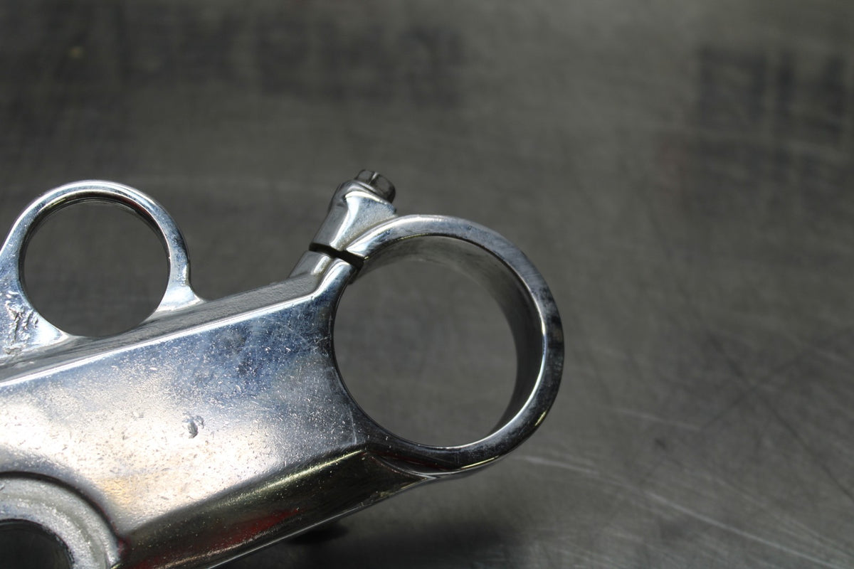01-02 SUZUKI GSXR1000 FORKS UPPER TRIPLE TREE CLAMP BB820