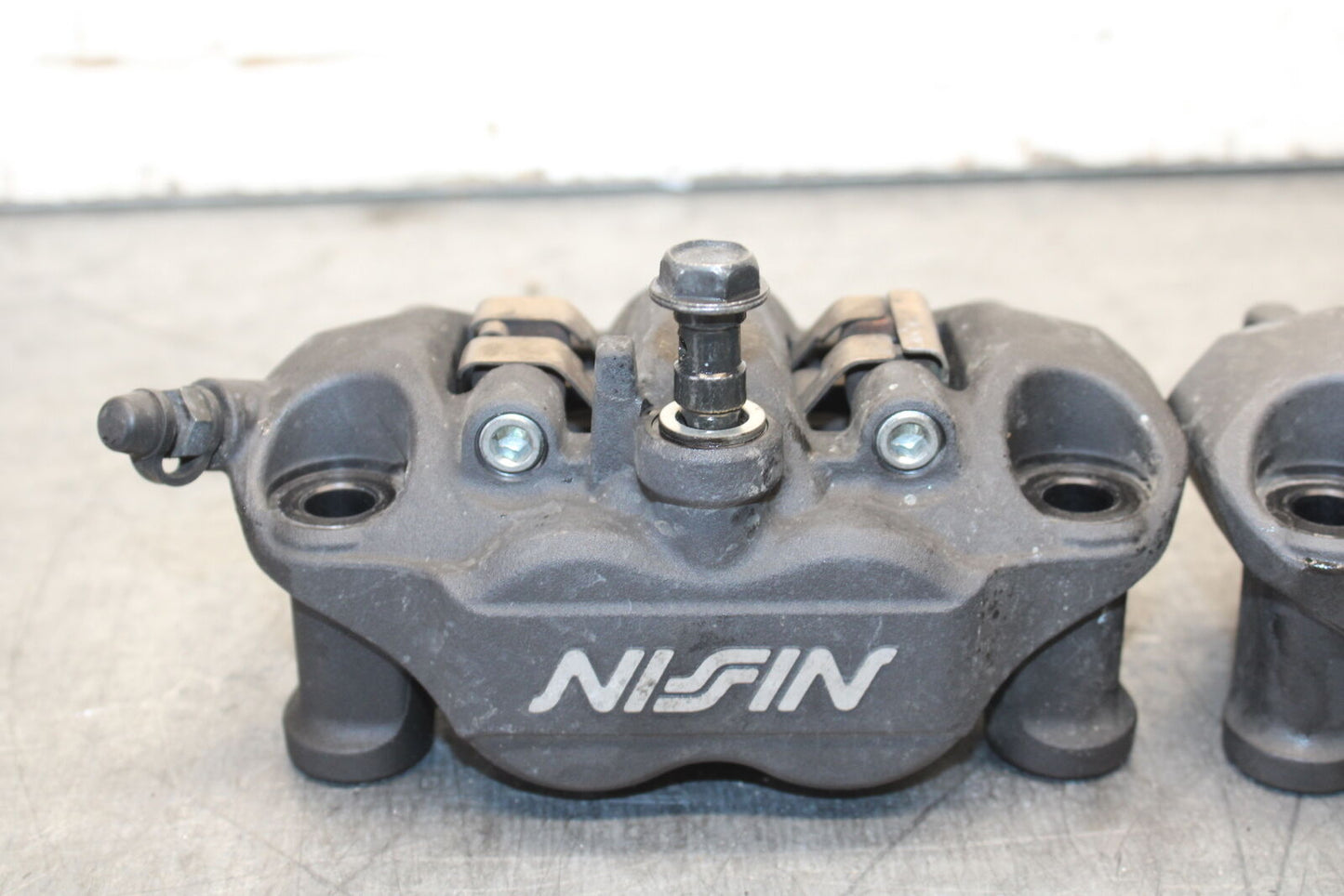 13-18 KAWASAKI NINJA ZX6R RIGHT LEFT FRONT BRAKE CALIPER SET PAIR CALIPERS BB682