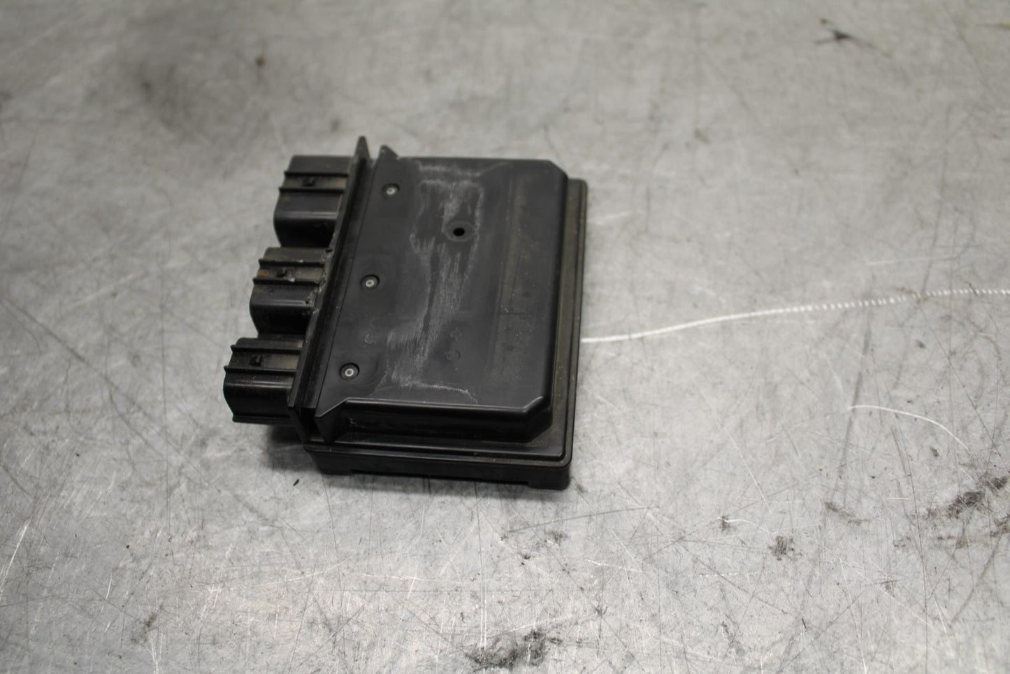 17 KAWASAKI Z900 ZR900 RELAY ASSEMBLY FUSE BOX BB549