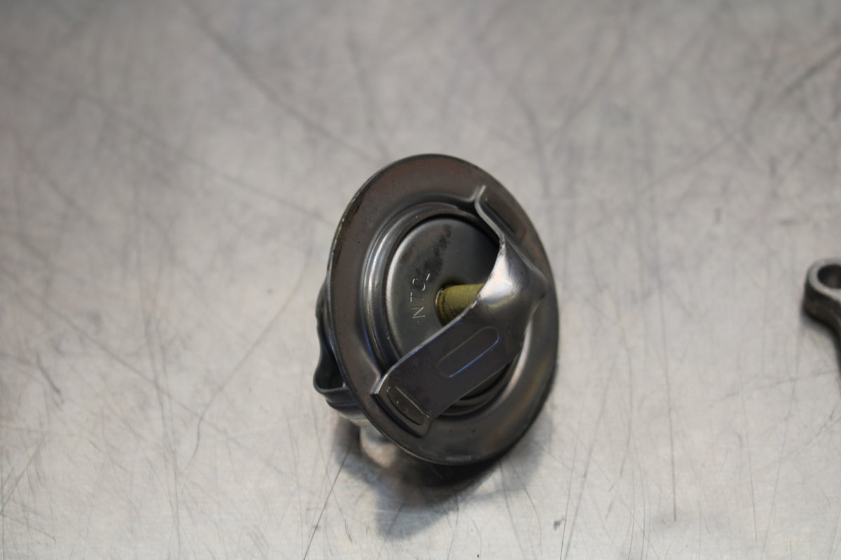 13-18 KAWASAKI NINJA ZX6R THERMOSTAT W HOUSING ASSEMBLY BB143