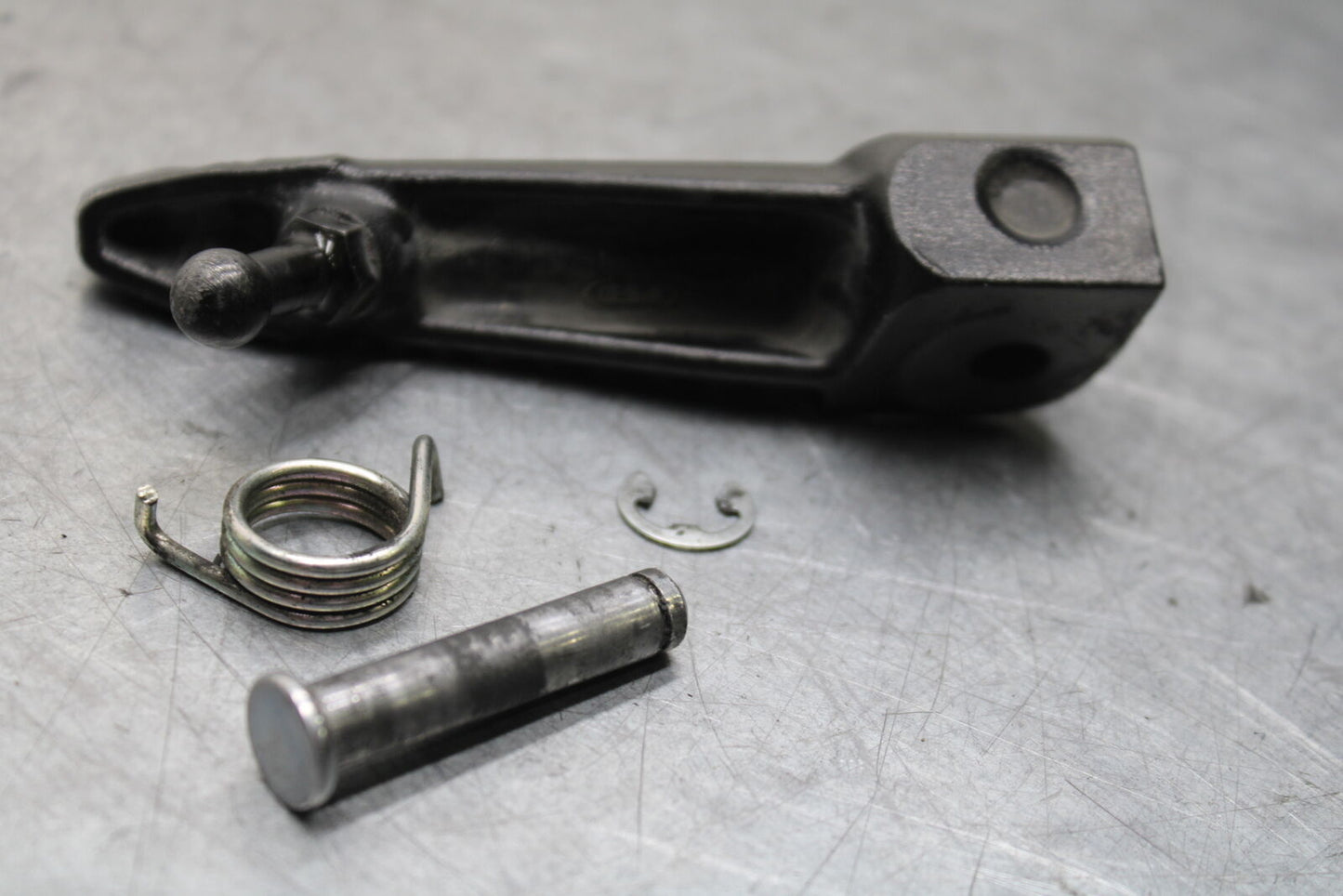 16 KAWASAKI NINJA ZX10R RIGHT FRONT FOOT REST PEG STEP 34028-0140 BB650