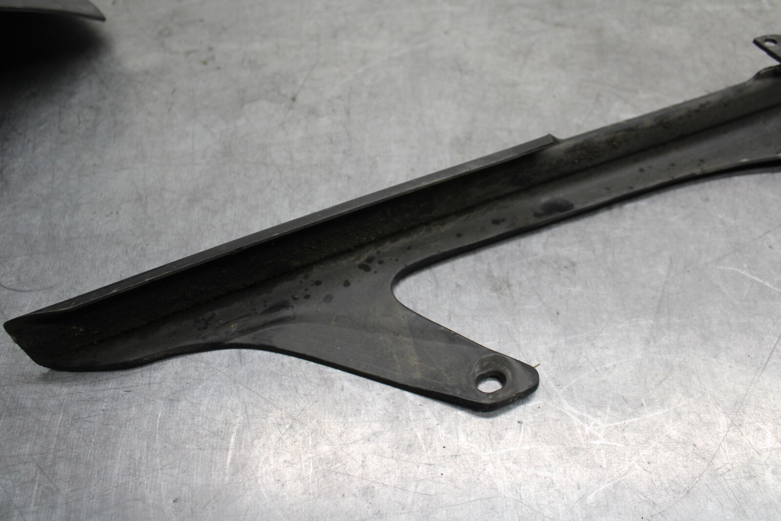 07-08 YAMAHA YZF R1 REAR BACK DRIVE CHAIN GUARD COVER SHIELD BB724