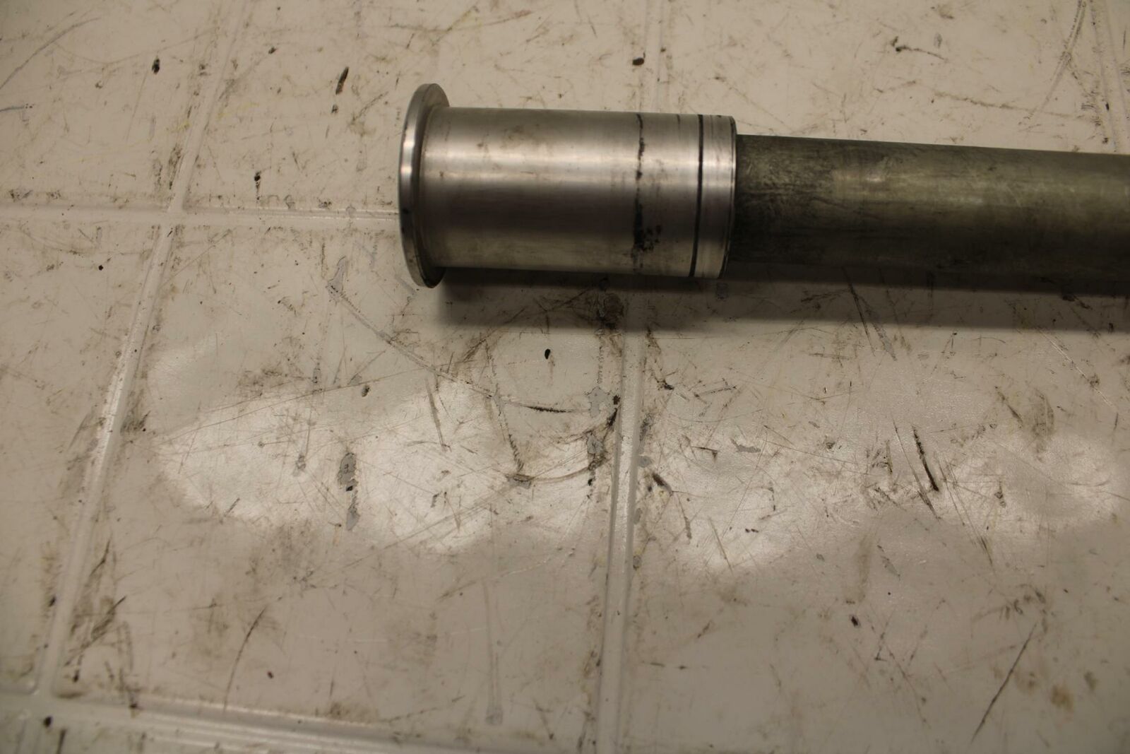 04-05 SUZUKI GSXR750 FRONT WHEEL RIM AXLE PIVOT BOLT 54711-35F10 BB11