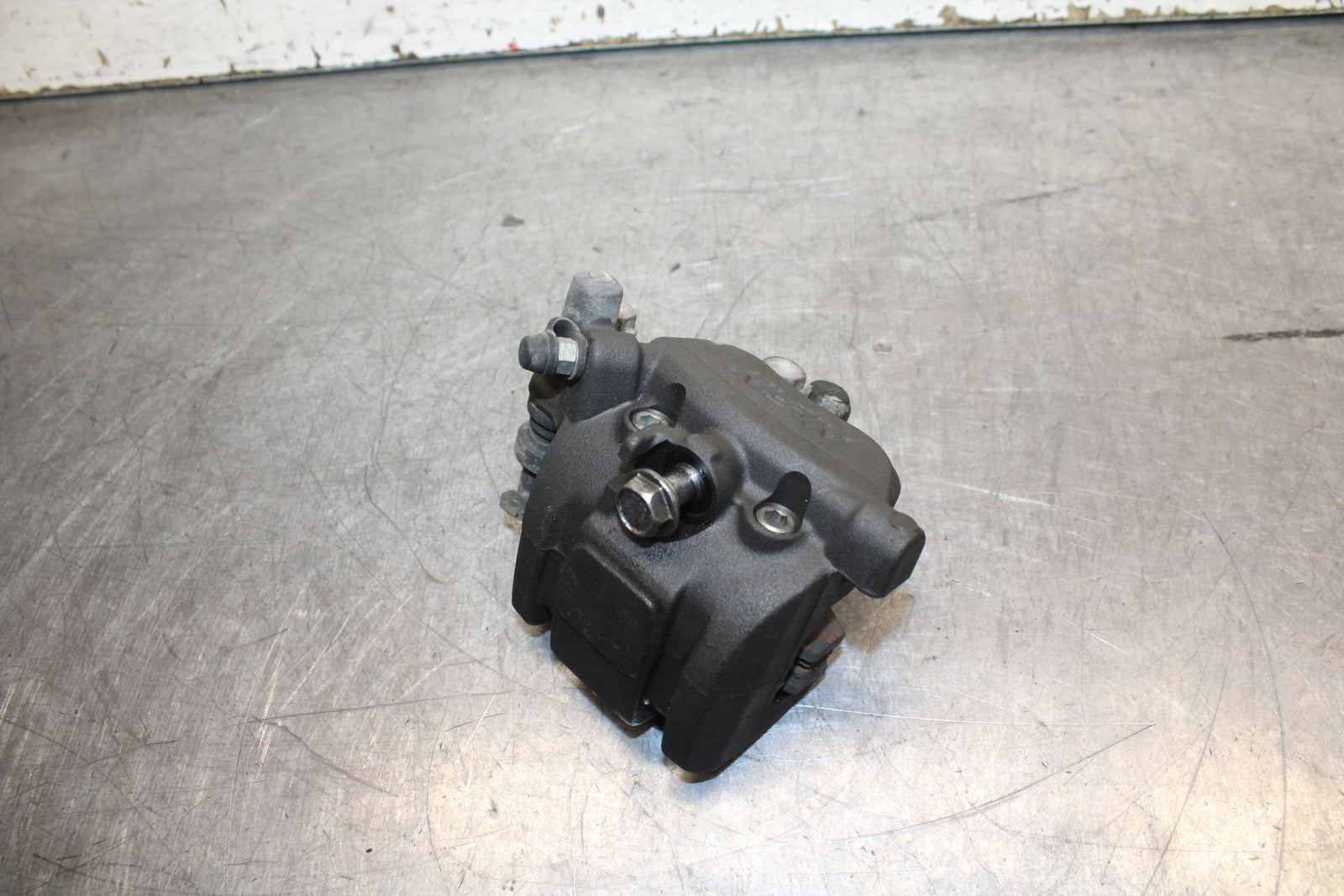 24 KAWASAKI NINJA 500 ABS RIGHT FRONT BRAKE CALIPER BB744