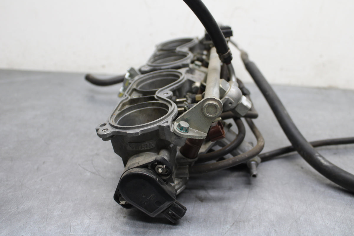 06-07 HONDA CBR1000RR MAIN FUEL INJECTORS / THROTTLE BODIES BB756