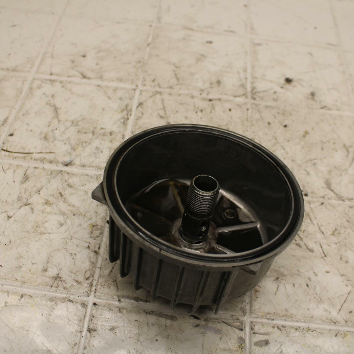 79-81 YAMAHA XS1100S ENGINE OIL FILTER COVER BB401