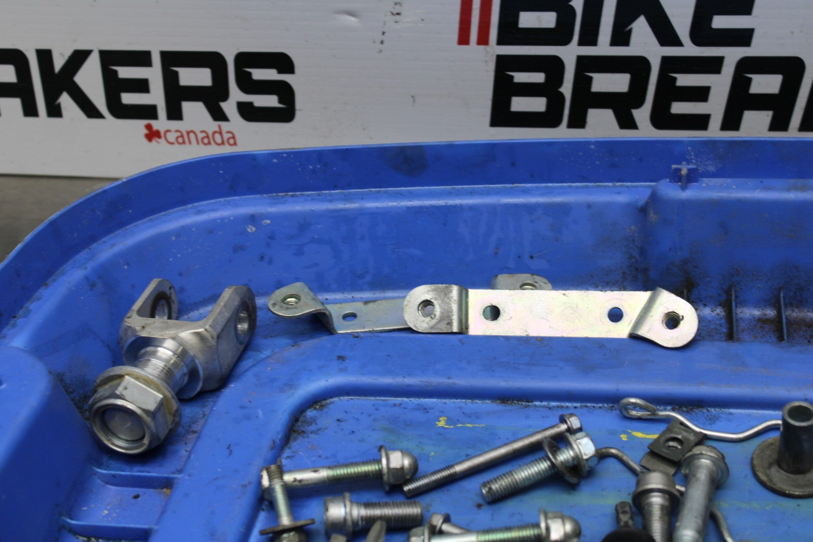 06-07 SUZUKI GSXR 600 MOUNTING BOLTS HARDWARE MOTOR SCREWS BB178