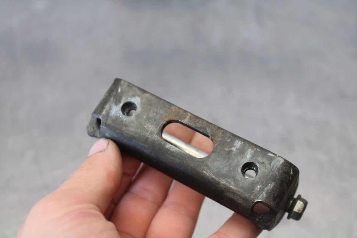 06-07 HONDA INTERCEPTOR 800 VFR800 GAS TANK PETROL RESERVOIR BRACKET BB917