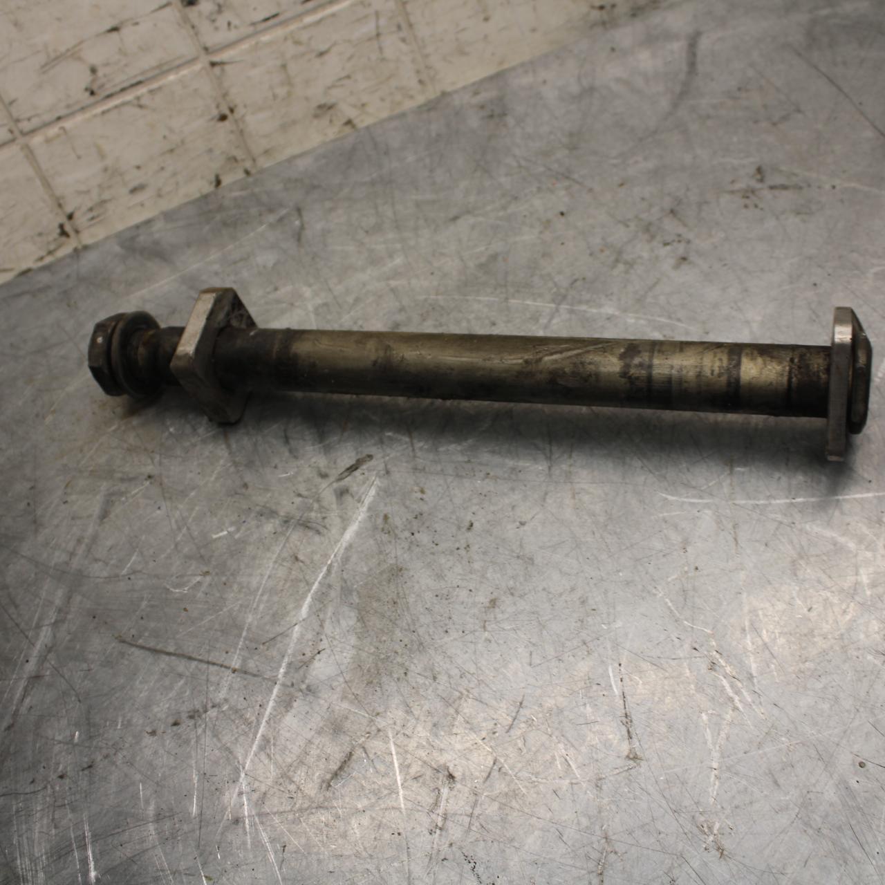 2008 Suzuki GSXR1000 REAR AXLE BACK WHEEL RIM PIVOT BOLT AXEL 64711-33E20 BB519