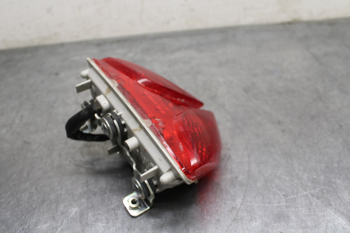 11-17 SUZUKI GSXR600 REAR TAIL TAILLIGHT BACK BRAKE LIGHT BB132
