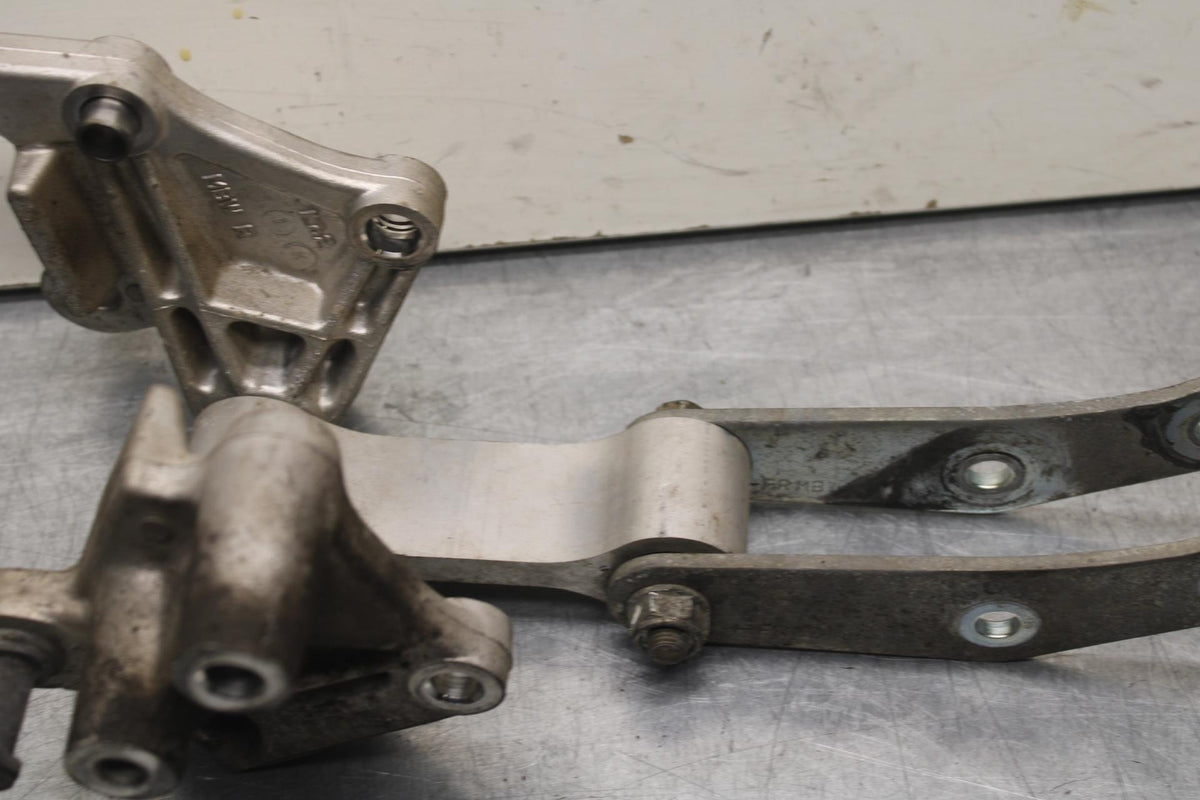 2004 Honda CBR600F4i REAR DOGBONE SHOCK LINKAGE LINK BB606