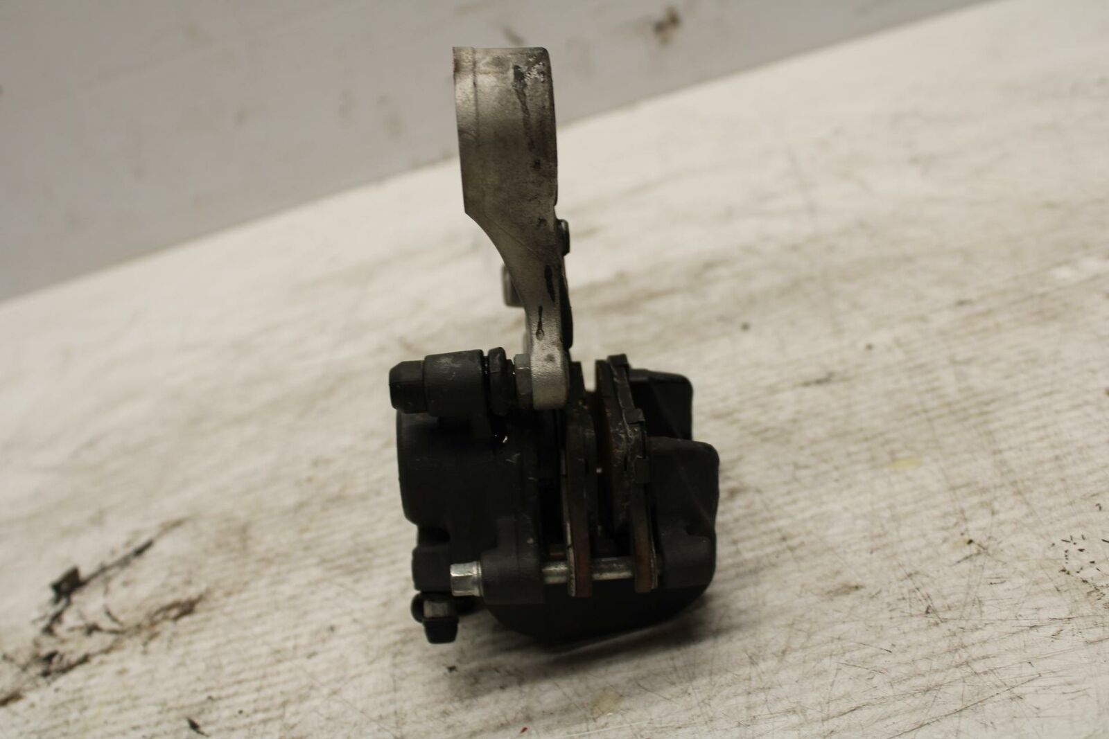 07-12 HONDA CBR600RR REAR BACK BRAKE CALIPER W MOUNT BRACKET BB309