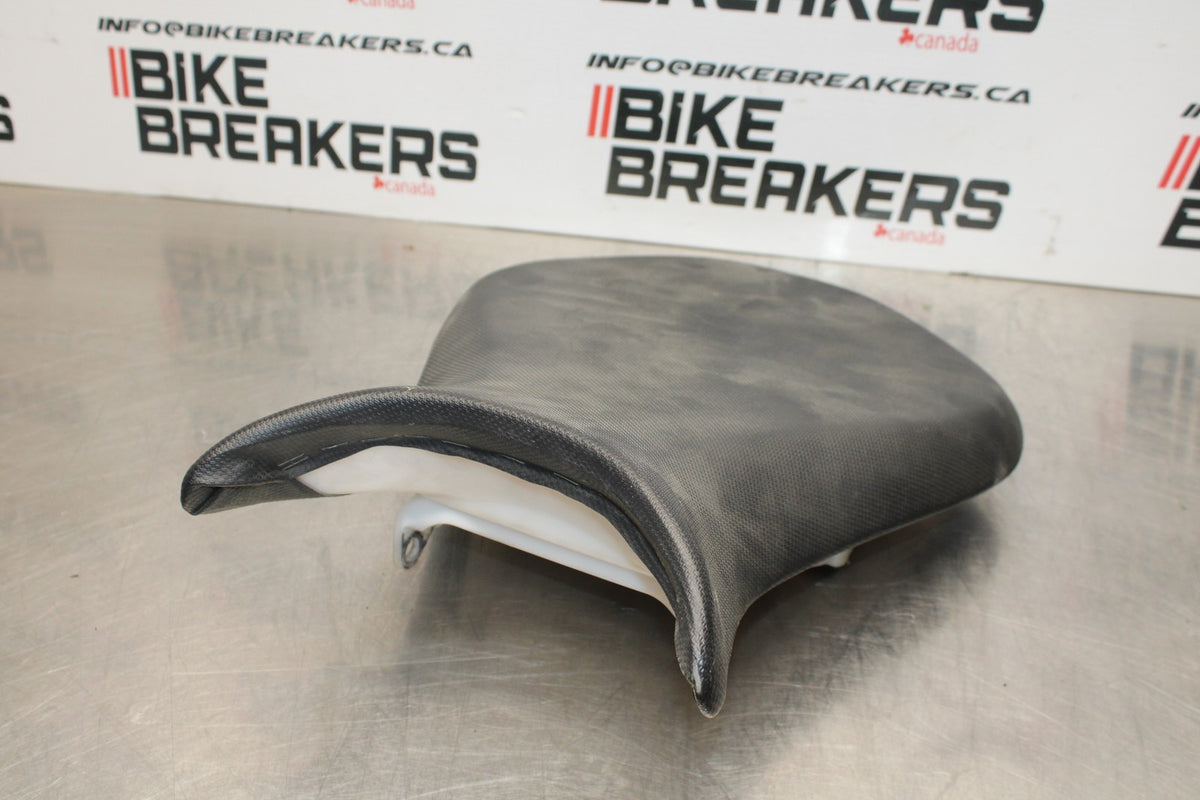07-08 KAWASAKI NINJA ZX6R FRONT DRIVERS SEAT PAD SADDLE PILLION BB199