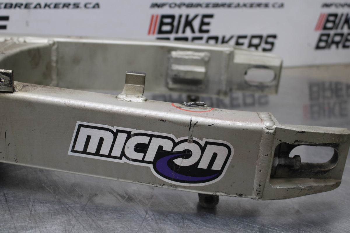 98 KAWASAKI NINJA ZX6 REAR SWINGARM BACK SUSPENSION SWING ARM BB870