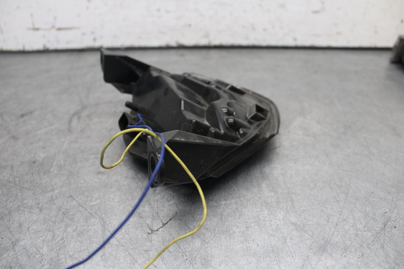 09-12 KAWASAKI NINJA ZX6R AFTERMARKET REAR TAIL TAILLIGHT BACK BRAKE LIGHT BB698