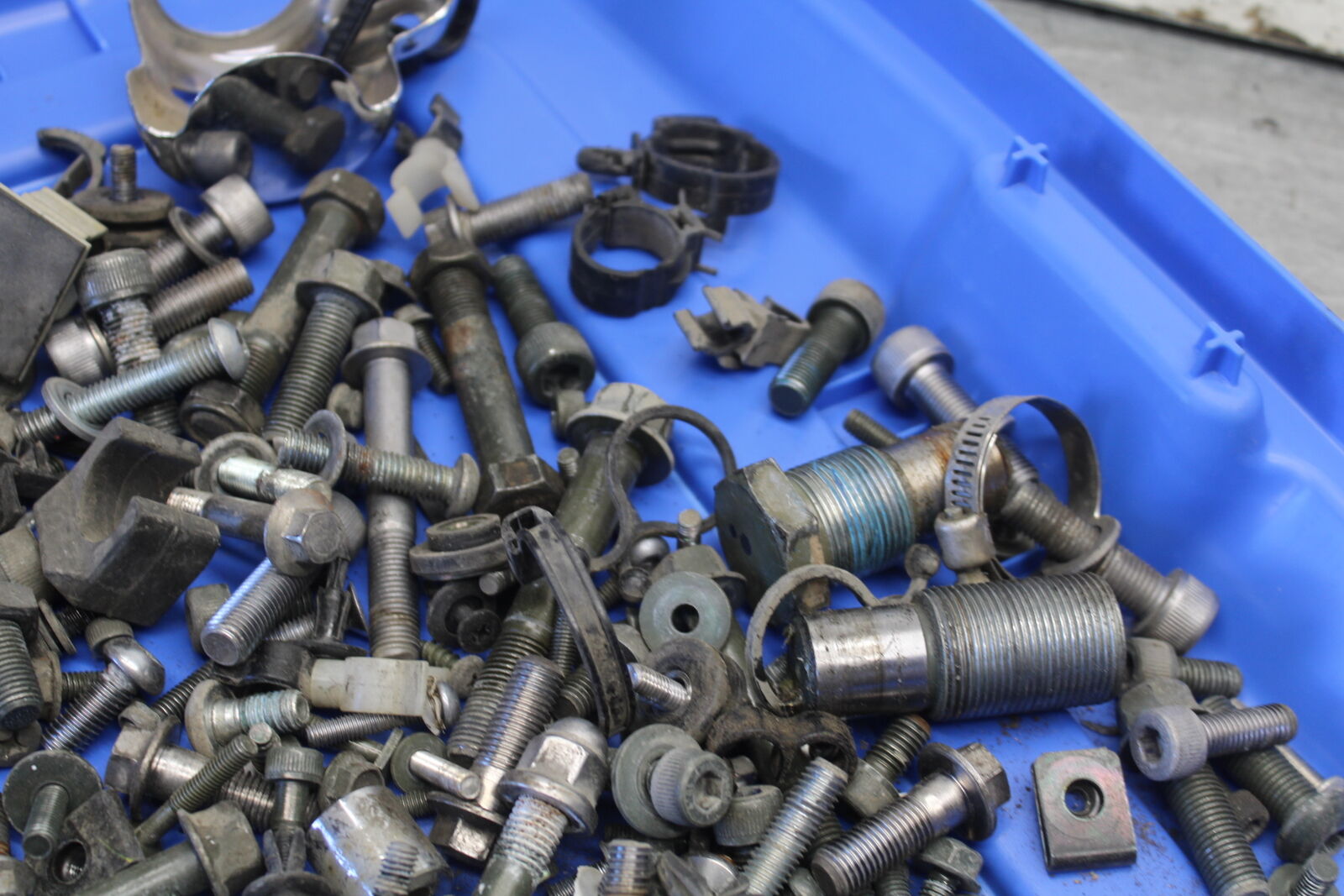 05-06 YAMAHA ROYAL STAR MOUNTING BOLTS HARDWARE MOTOR SCREWS BB697