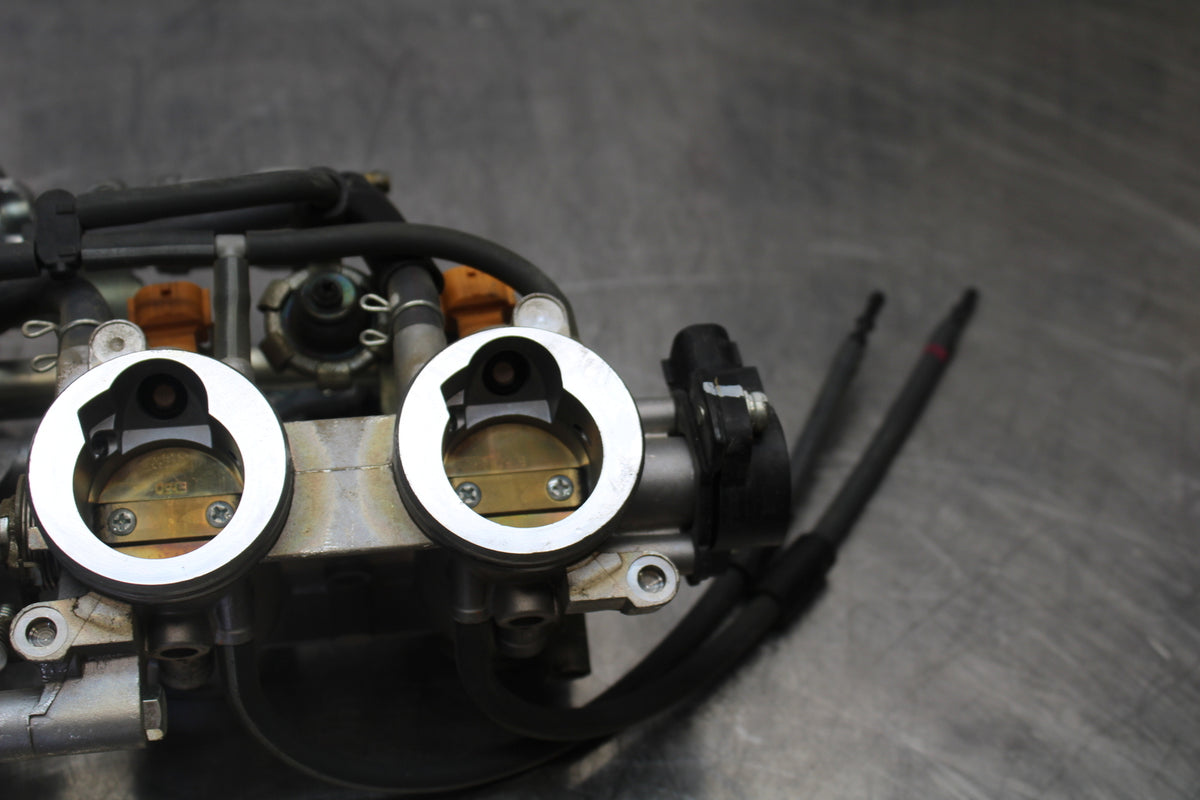 09-15 YAMAHA FZ6R MAIN FUEL INJECTORS / THROTTLE BODIES BB161