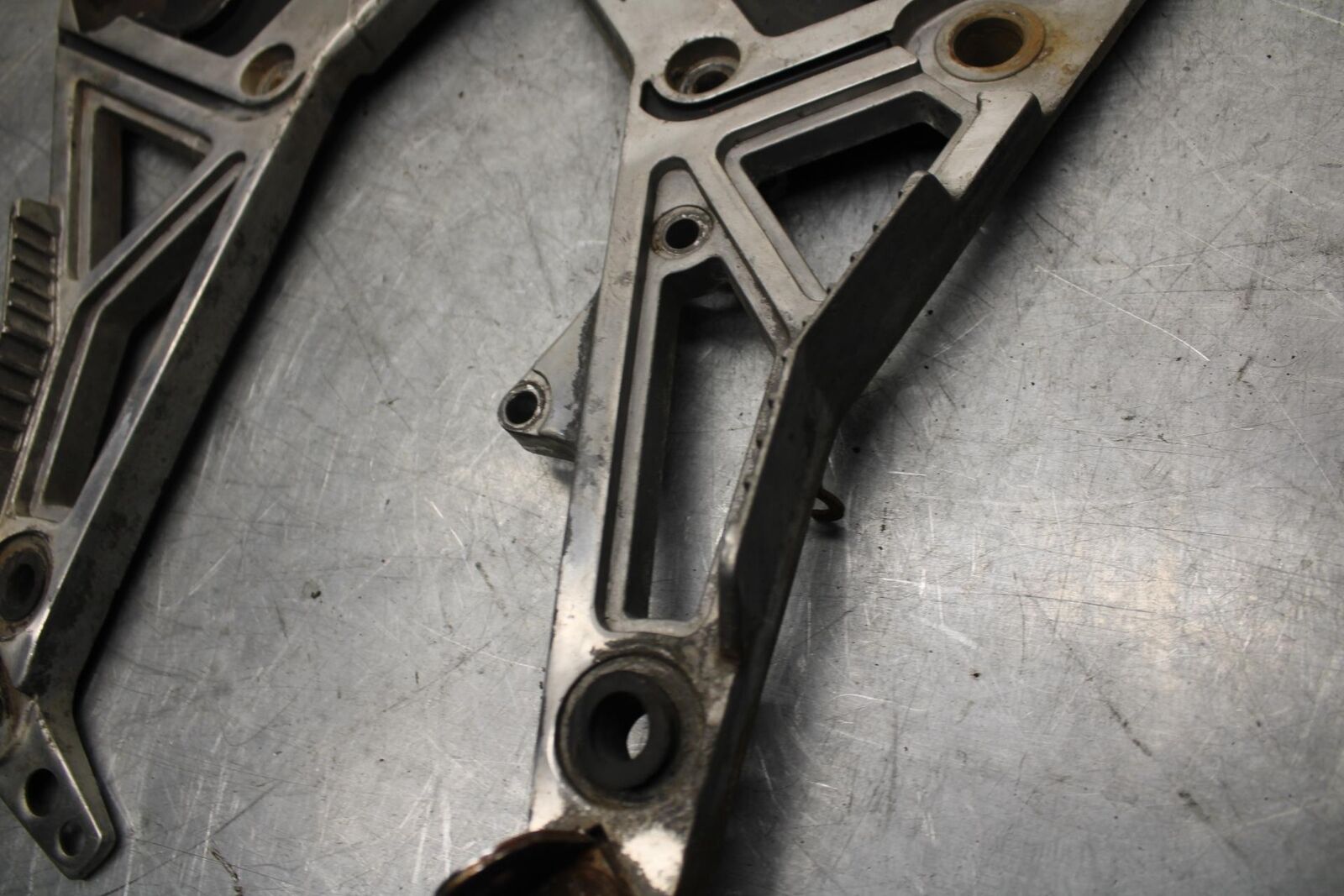 84-85 YAMAHA FJ1100 LEFT RIGHT REARSET REAR SET DRIVER PEG BRACKETS MOUNTS BB29