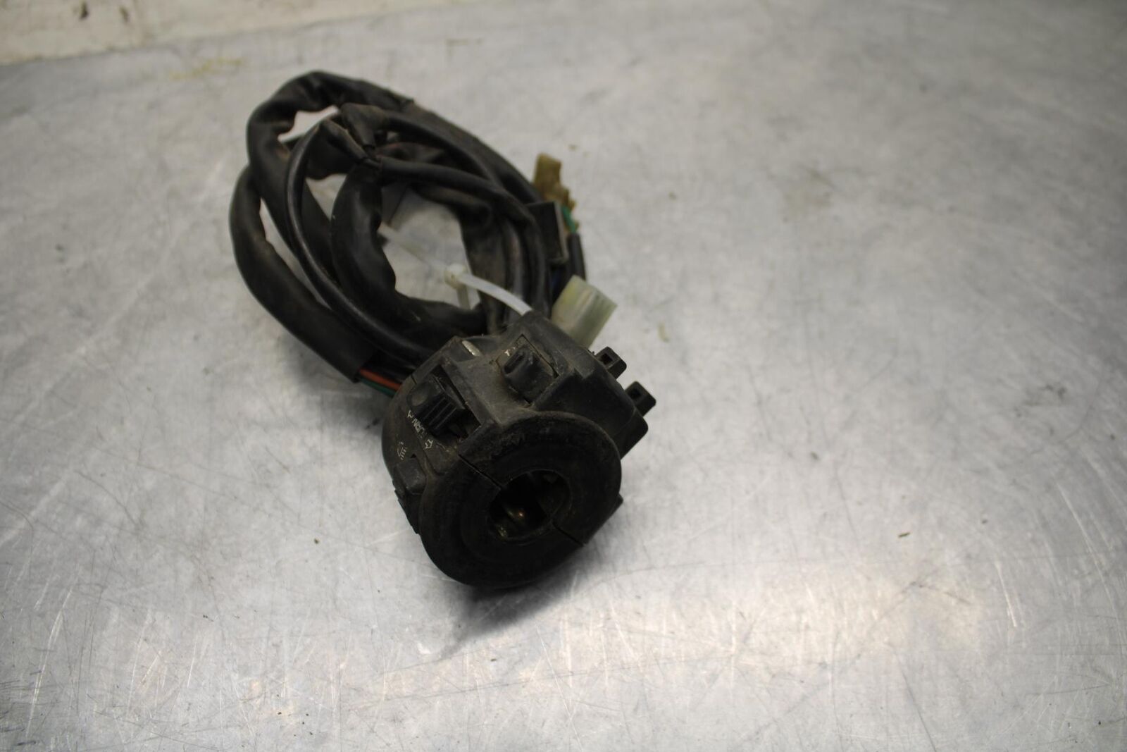 1996 Honda CBR900RR LEFT CLIP ON HANDLE HORN SIGNALS SWITCH  BB09