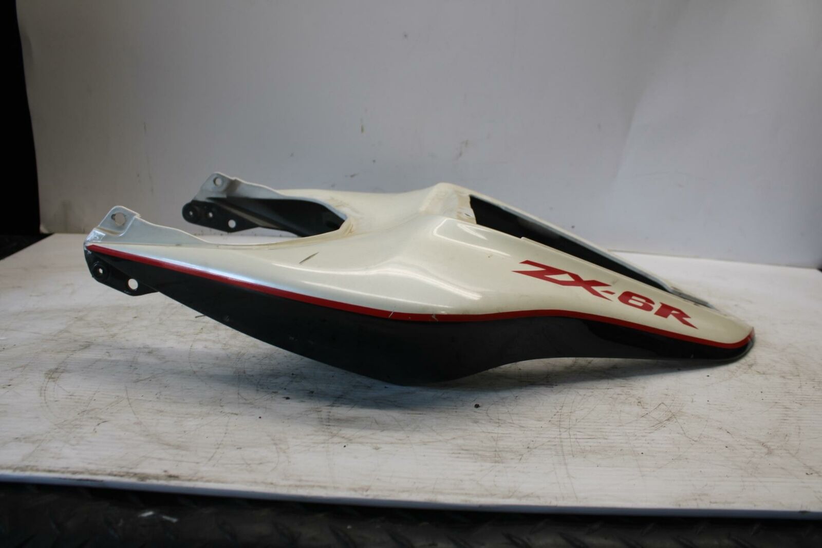 07-08 KAWASAKI NINJA ZX6R REAR BACK TAIL FAIRING COWL SHROUD BB274