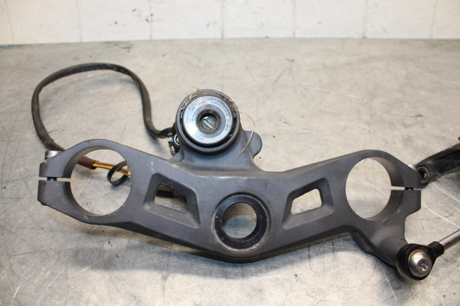 11-15 KAWASAKI ZX1000R FORKS UPPER TRIPLE TREE CLAMP STEERING DAMPER BB445