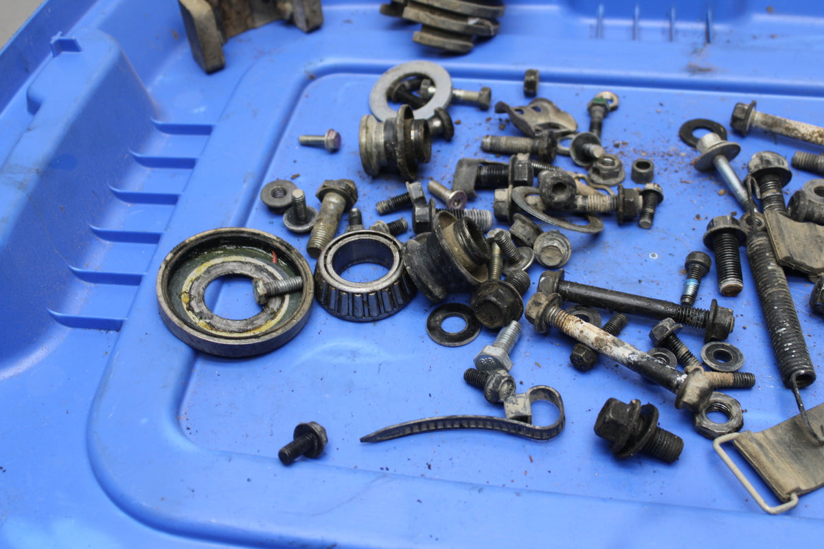 19 YAMAHA TTR230 MOUNTING BOLTS HARDWARE MOTOR SCREWS BB146
