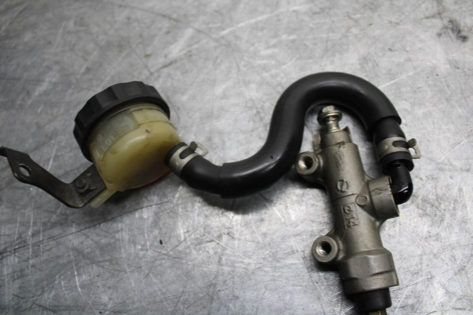 2002 Kawasaki Ninja ZX12R REAR BACK BRAKE MASTER CYLINDER W RESERVOIR BB48