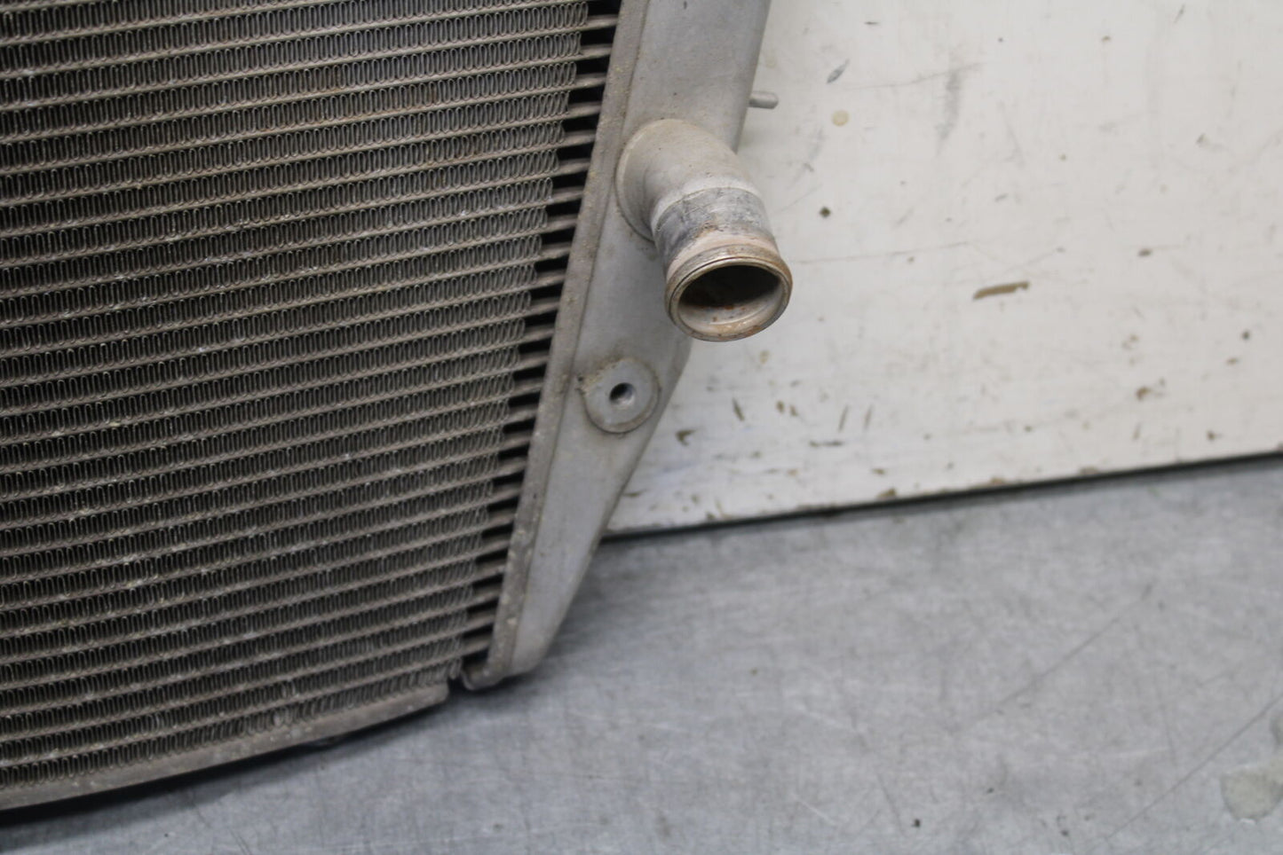 05-06 SUZUKI GSXR1000 ENGINE RADIATOR MOTOR COOLER COOLING 17710-41G00 BB677