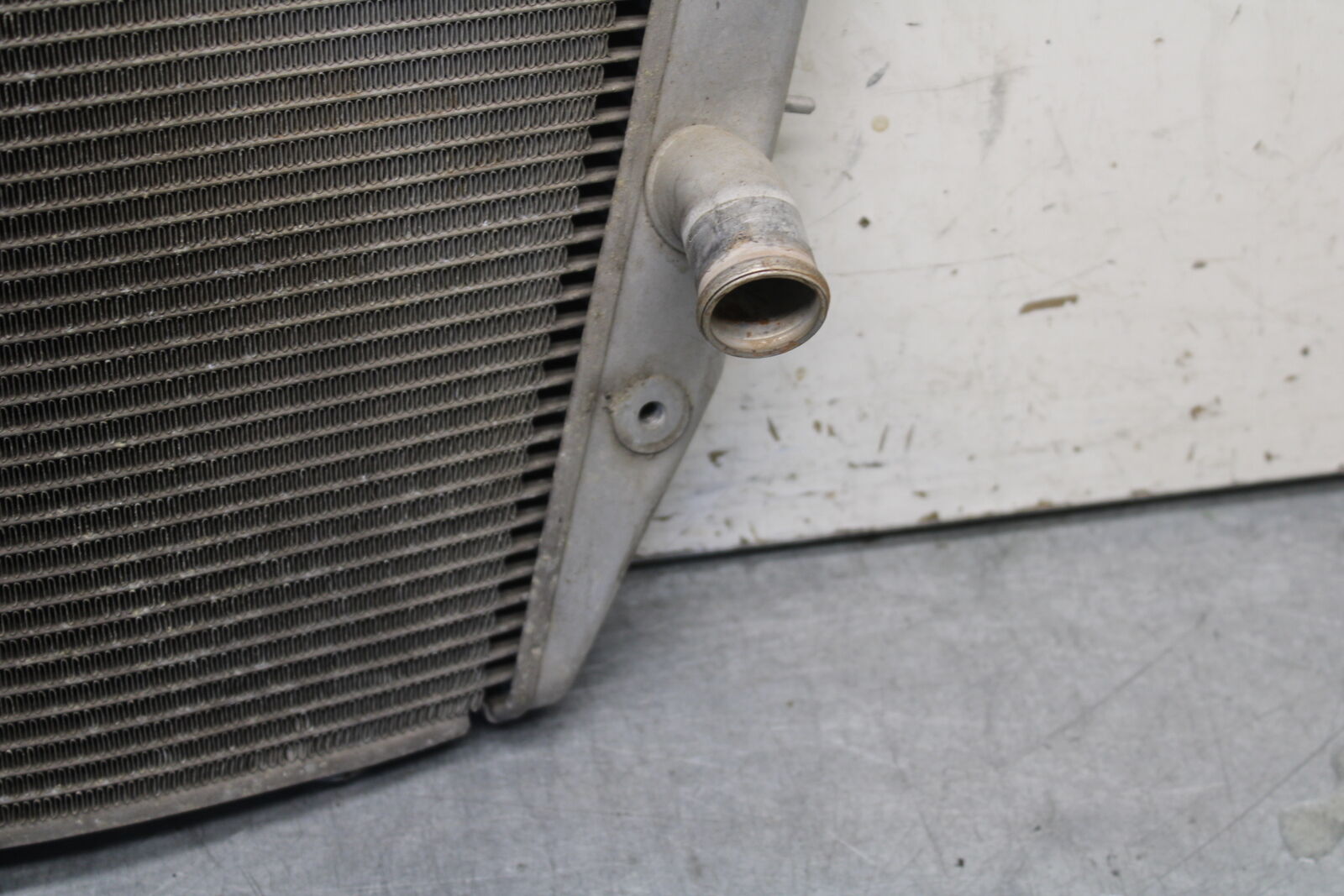 05-06 SUZUKI GSXR1000 ENGINE RADIATOR MOTOR COOLER COOLING 17710-41G00 BB677