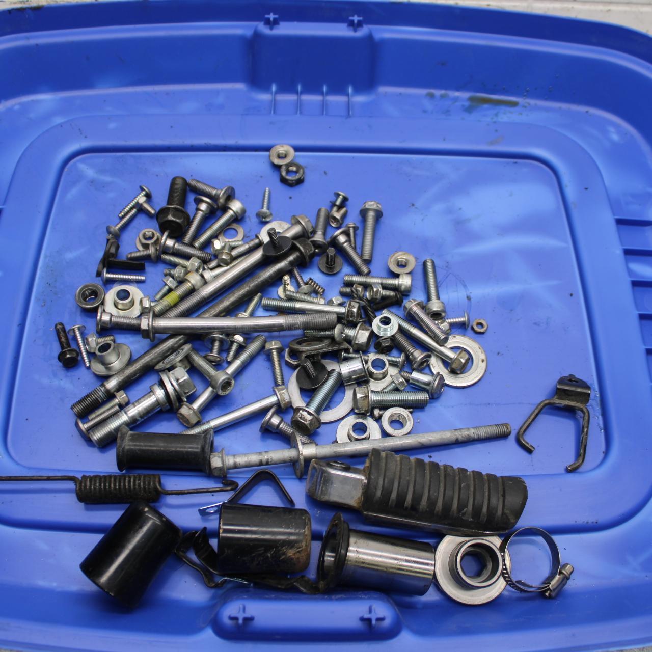 2014 Kawasaki Ninja 650 EX650E ENGINE MOUNTING AND MISC BOLTS HARDWARE BB569