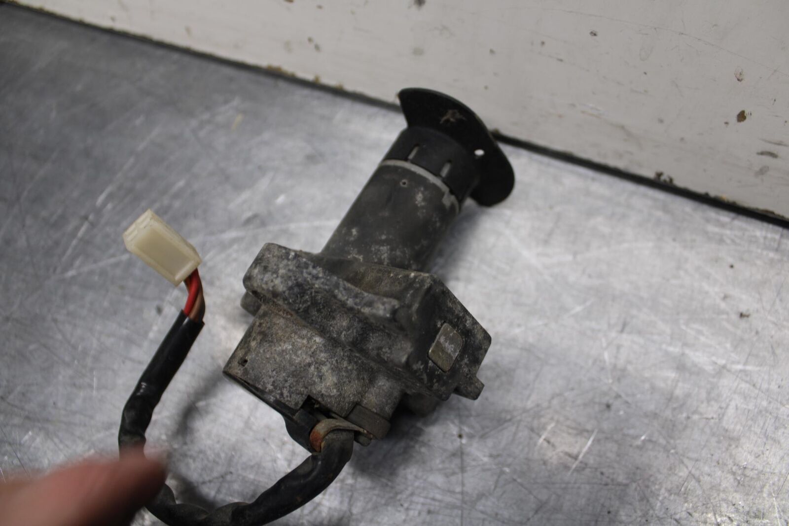 80-81 SUZUKI GS1000G IGNITION LOCK NO KEY BB91