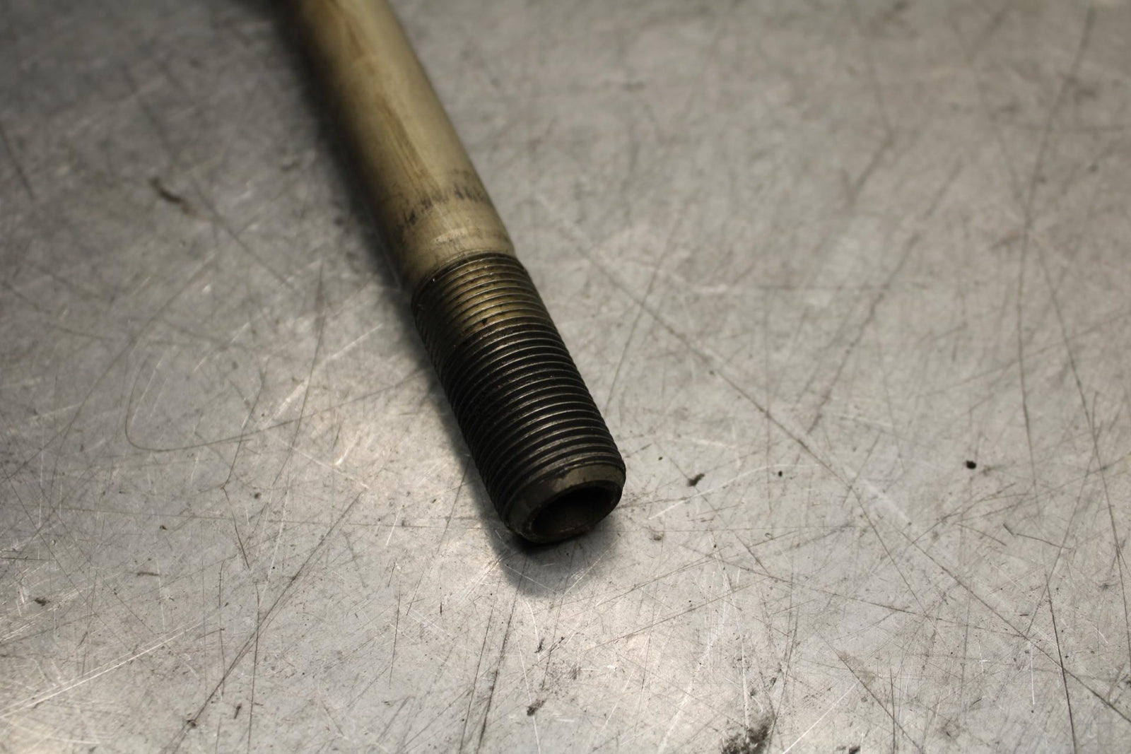 17 KAWASAKI Z900 ZR900 FRONT WHEEL RIM AXLE PIVOT BOLT BB549