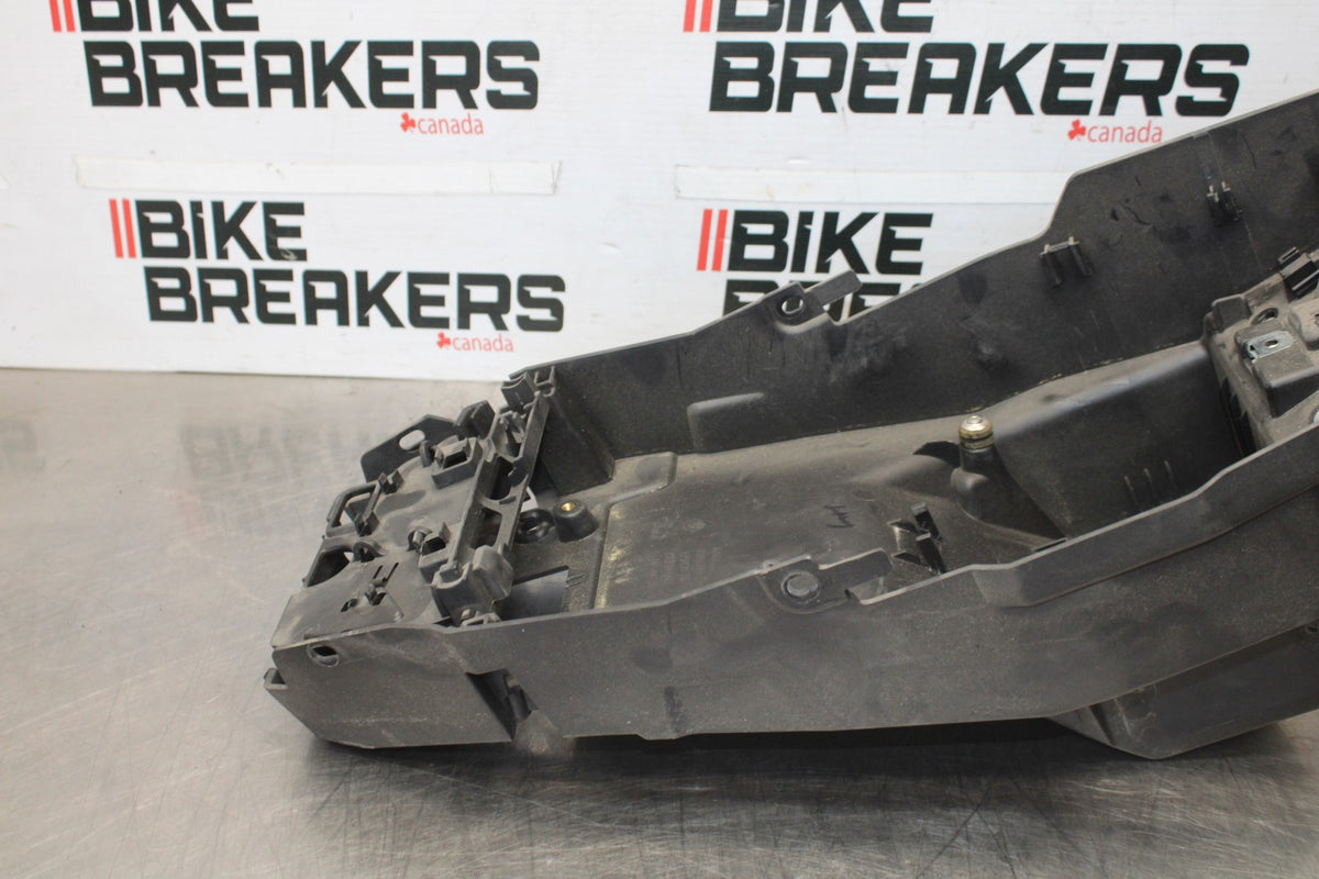20-23 BMW F900R REAR BACK TAIL UNDERTAIL BATTERY TRAY PLASTIC BB923